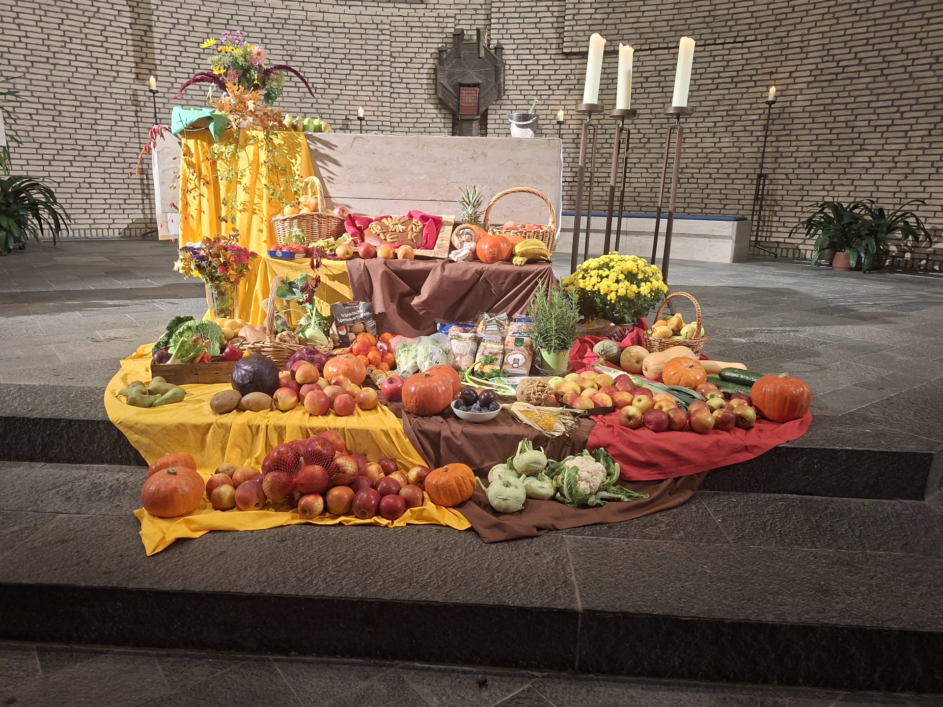 St. Marien Erntedankaltar