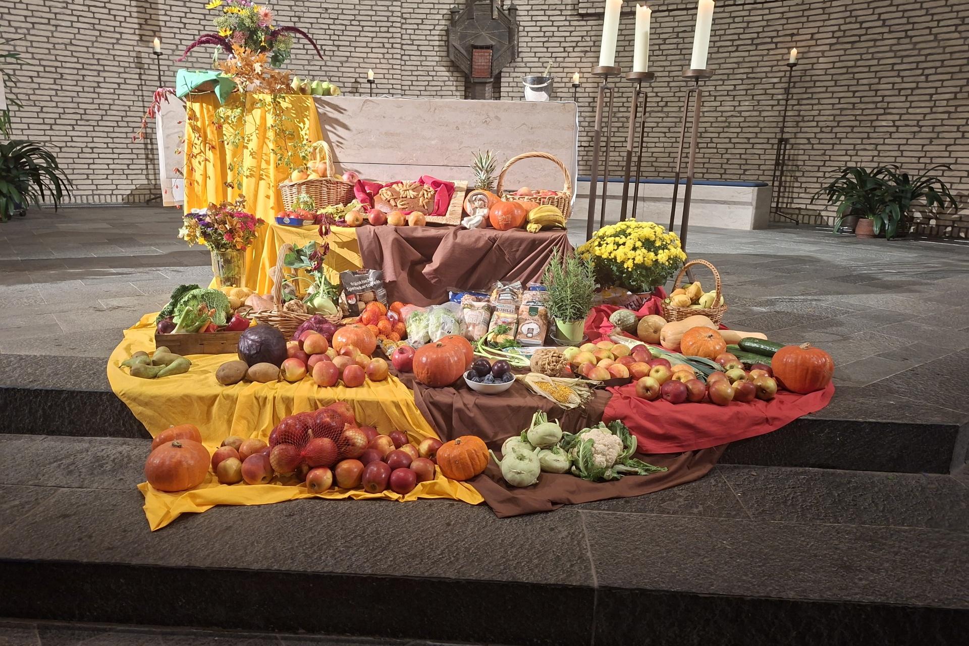 St. Marien Erntedankaltar