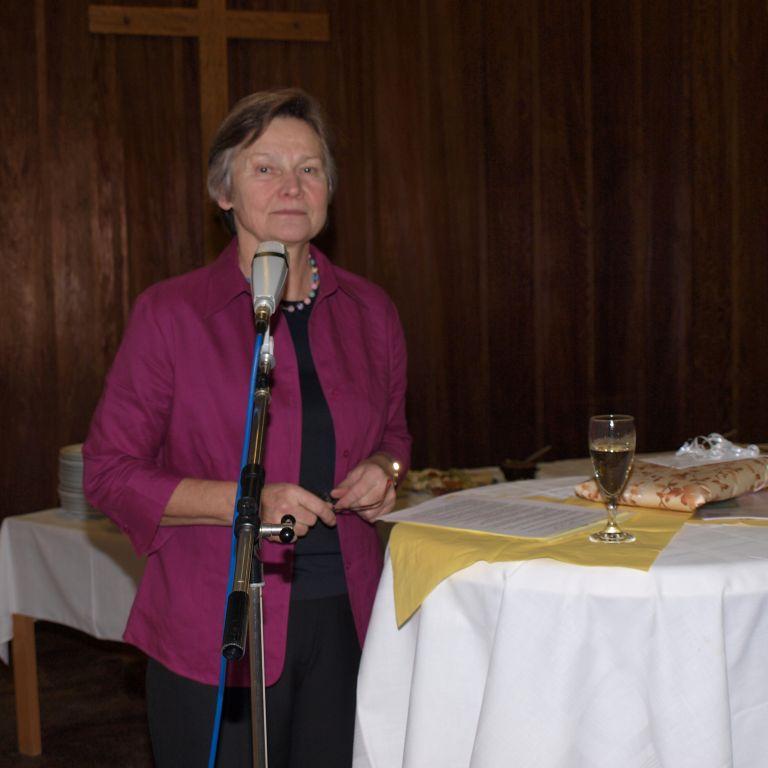 neuj10-0010-jpg
